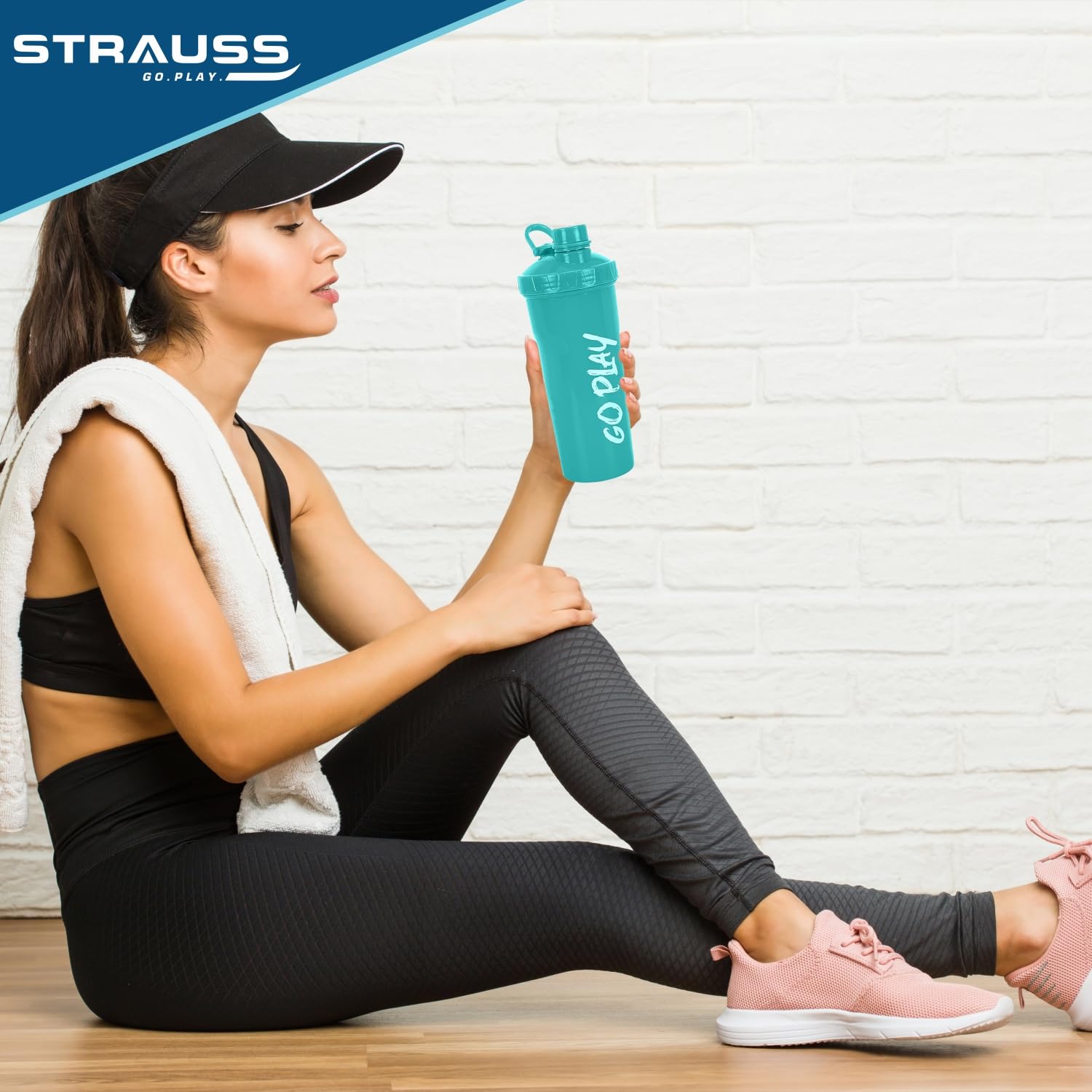 Strauss Aqua Shaker Bottle - BPA-free water bottle